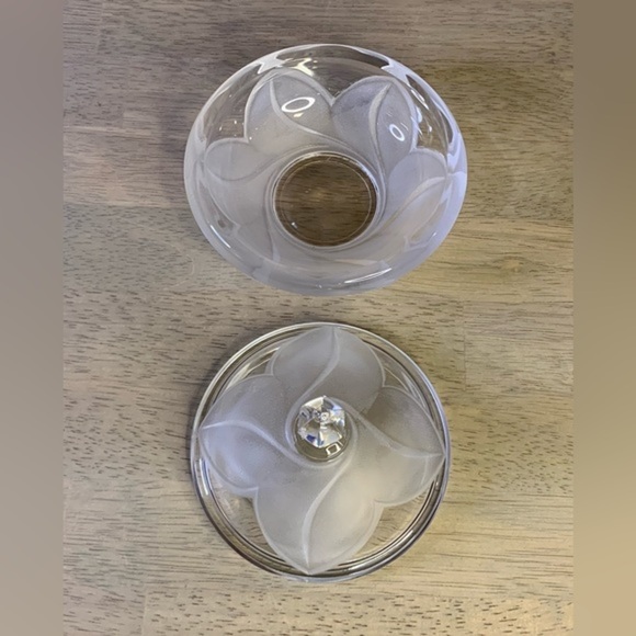 Cristal D'Arques Florence Covered Candy/Trinket Bowl Clear Frost 5 1/4" D - Picture 4 of 9